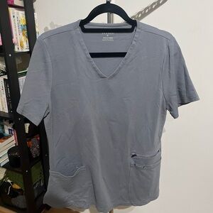 Jaanuu 4–Pocket V-Neck Scrub Top in Grey